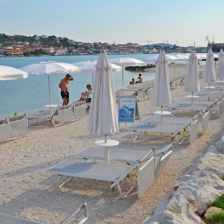 Apartments Branka Trogir Bagian luar foto