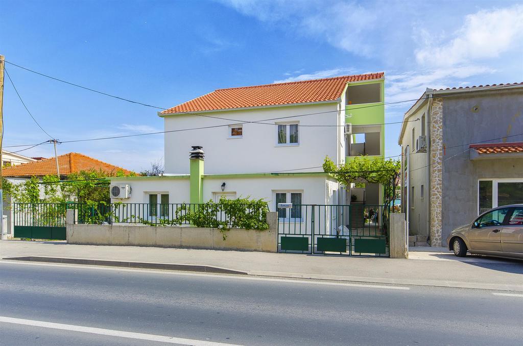 Apartments Branka Trogir Bagian luar foto