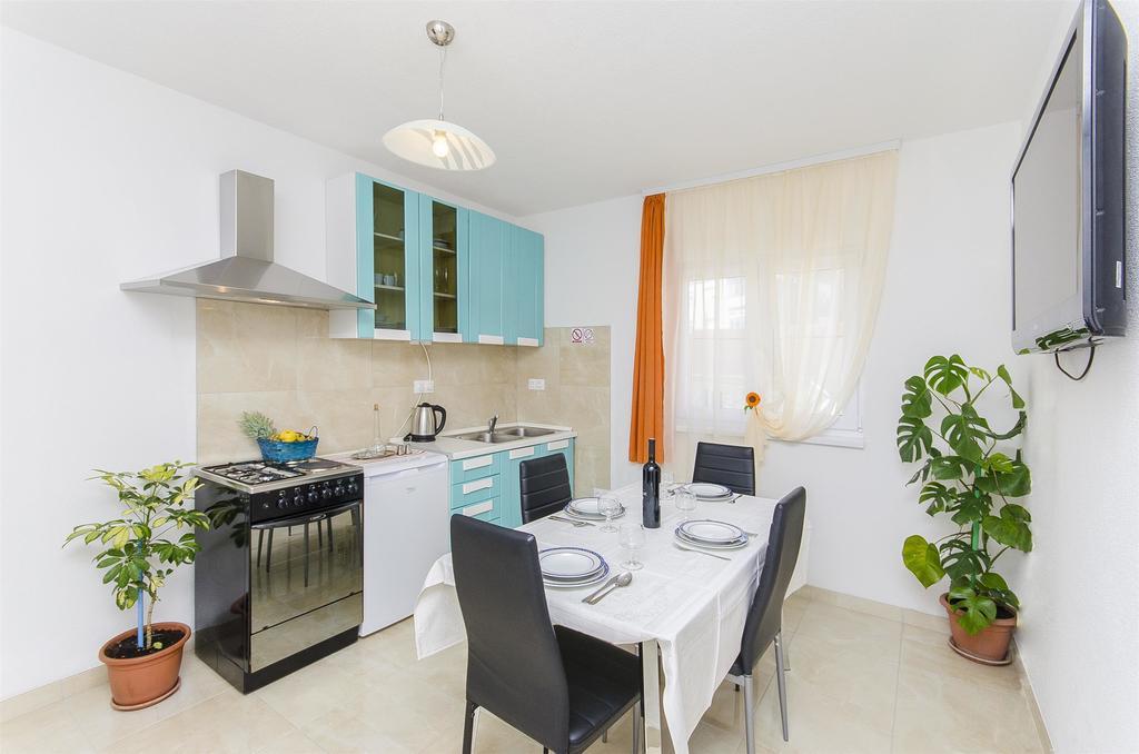 Apartments Branka Trogir Bagian luar foto
