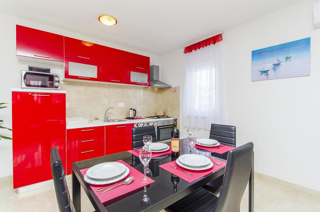 Apartments Branka Trogir Bagian luar foto