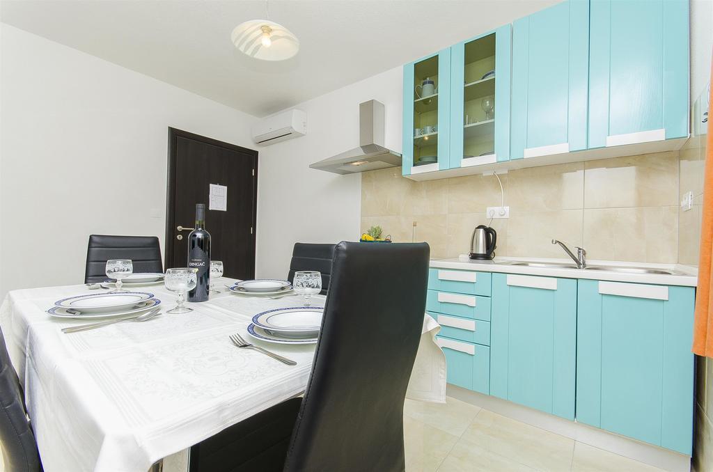 Apartments Branka Trogir Bagian luar foto