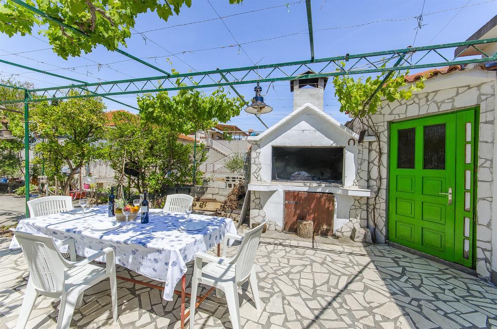 Apartments Branka Trogir Bagian luar foto