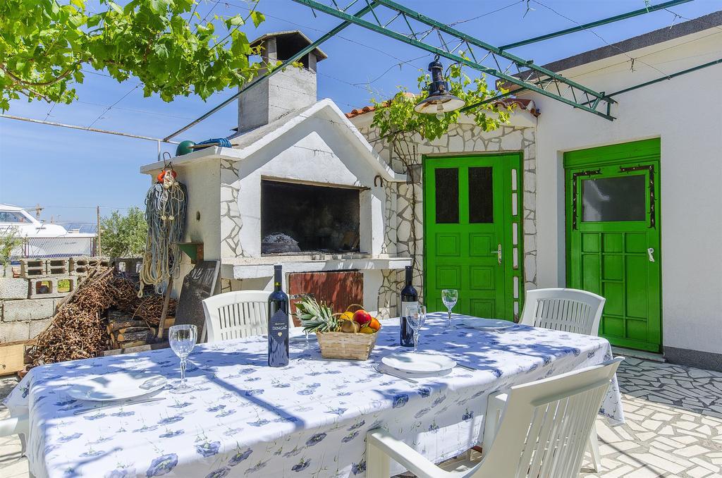 Apartments Branka Trogir Bagian luar foto