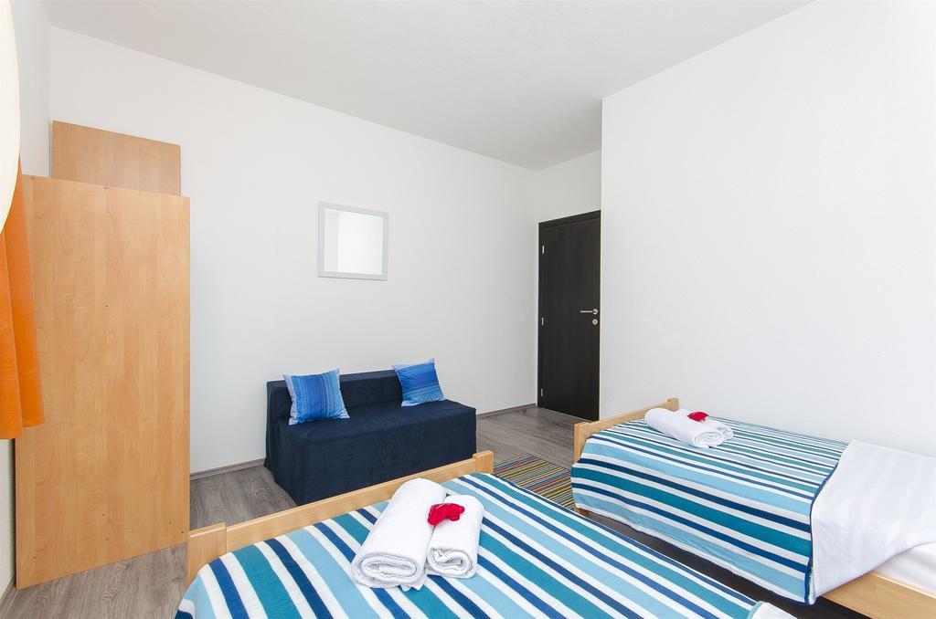 Apartments Branka Trogir Bagian luar foto