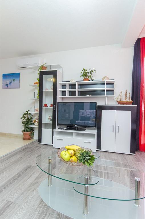 Apartments Branka Trogir Bagian luar foto