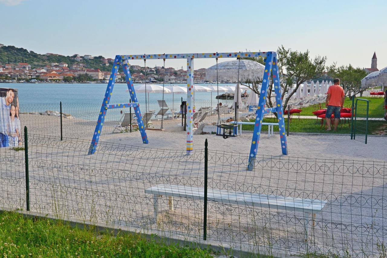 Apartments Branka Trogir Bagian luar foto