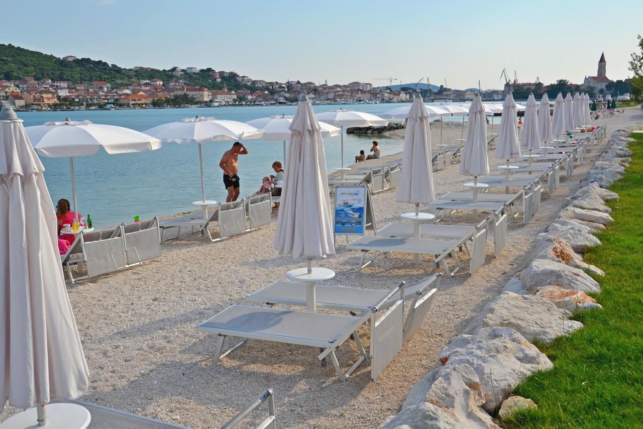 Apartments Branka Trogir Bagian luar foto