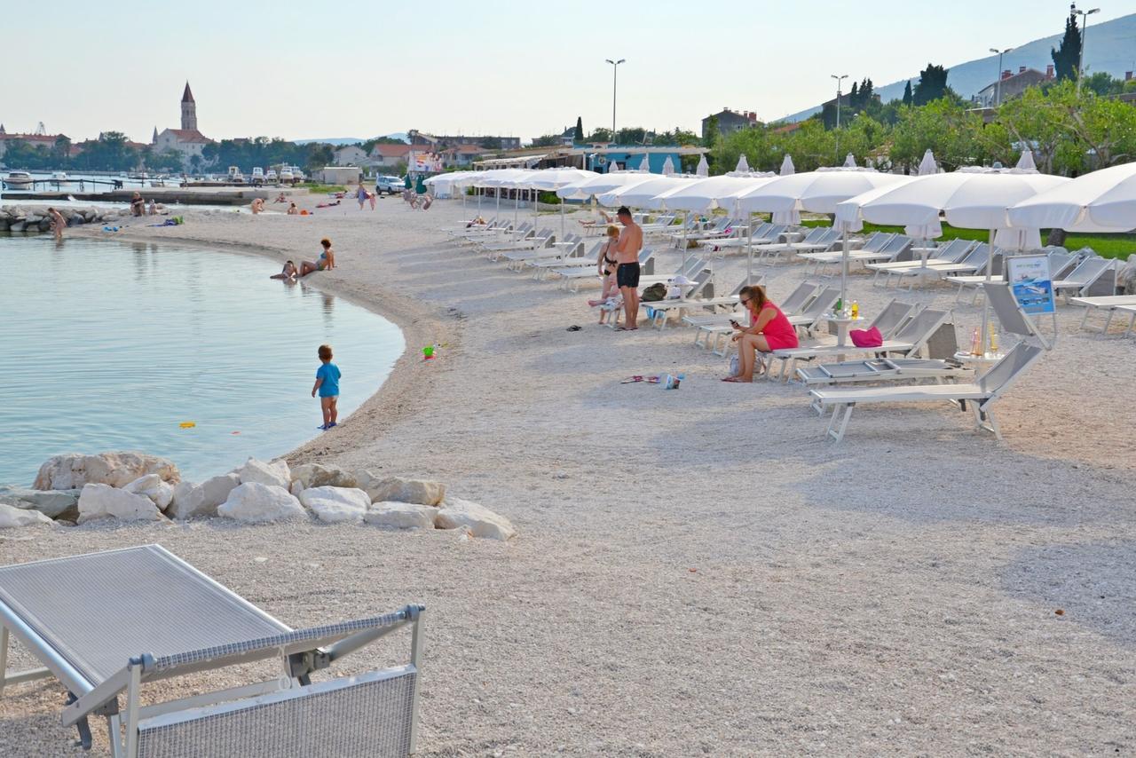 Apartments Branka Trogir Bagian luar foto